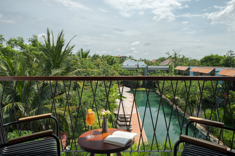 Luxury Triple -Modern Style